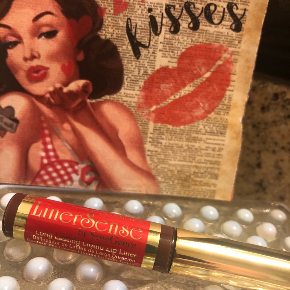 Cocoa LinerSense Lip Liner - NWT